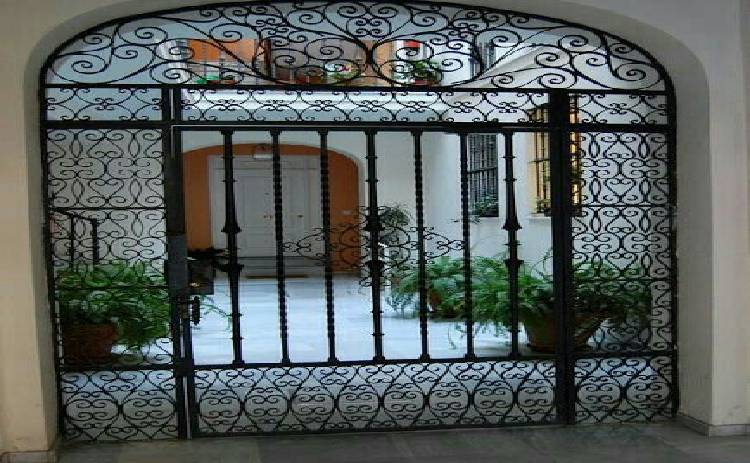 خرید درب فرفورژه ورودی حیاط ویلا