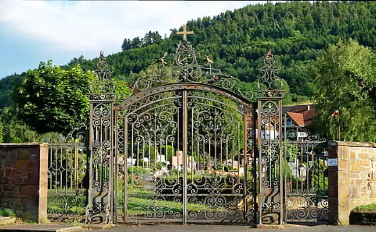 قیمت درب فرفورژه | لیست قیمت درب فلزی با مشاوره رایگان