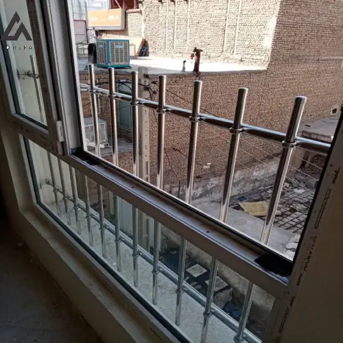 آشنایی با ویژگیها و مزایای نردههای استیل