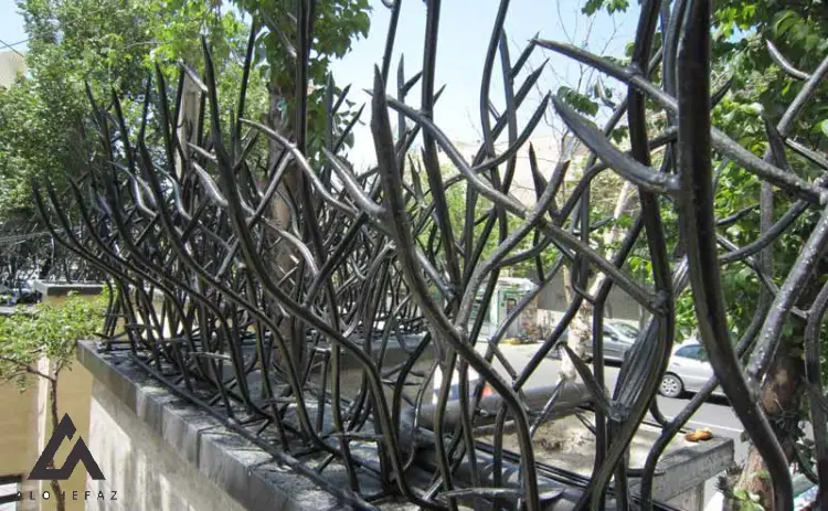 مزایا و معایب نرده دیواری چیست